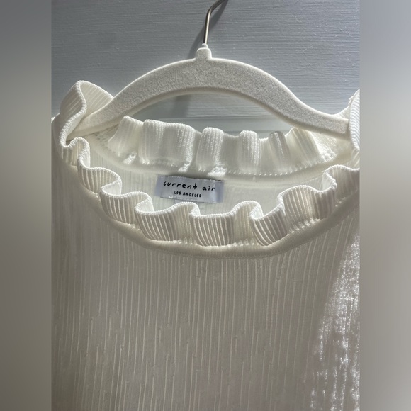 Current air white textured ruffle tank size small. Never worn. NWOT - Picture 3 of 5